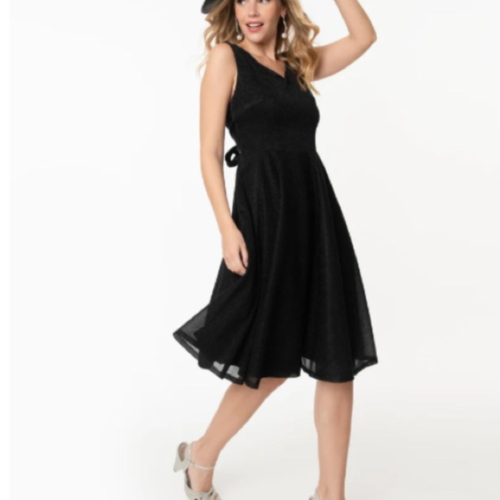 Elegant Black Sleeveless Dress